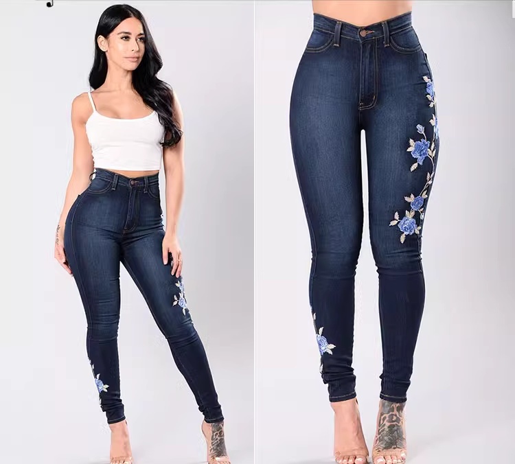 High-Waisted Skinny Jeans with Blue Floral Embroidery and Stretch Fit
